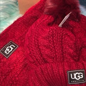 Ugg Fashionable HAT and SCARF SET Dk. RED (Available)